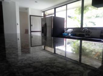 Moderna casa de 2 Niveles en Guapiles Centro, Venta   CG-20-1534