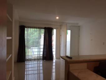 Apartamento en Venta en Santa Ana, San José. RAH 23-1565