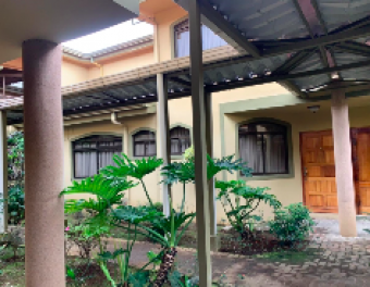 Venta de casa ubicada en San José, Curridabat