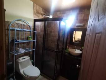 Casa en Venta en El Guarco, Cartago. RAH 23-1641