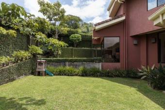 Casa en Venta en Escazú, San José. RAH 23-1795