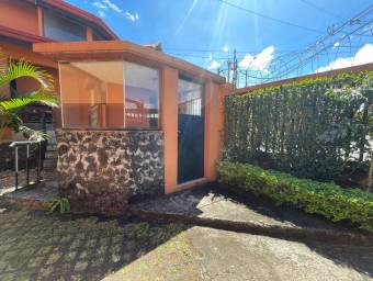 Casa en Venta en Barva, Heredia. RAH 23-1801