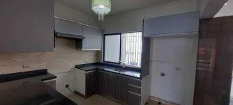 Casa en Venta en Rohrmoser, San José. RAH 23-1353