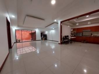 MLS-22-31 VENTA CASA ESCAZU SAN JOSE