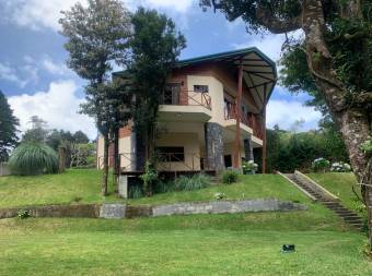 House for Sale, with the possibility of Renting it, Los Ángeles de San Rafael, Heredia.