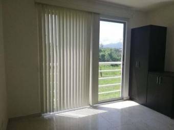 Se alquila espacioso apartamento en condominio de San Antonio de Alajuela 24-1040