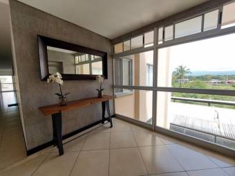 Se alquila espacioso apartamento en exclusivo condominio de Guácima de Alajuela 24-692