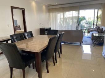 Se alquila moderno y amplio apartamento amoblado en San Rafael de Escazú 24-902