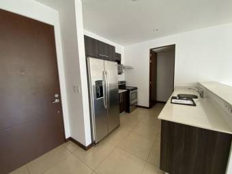 Se alquila moderno y espacioso apartamento en San Rafael de Escazu 24-915