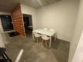 Se alquila espacioso apartamento en la torre iconnia en Mata Redonda de San José 24-790 