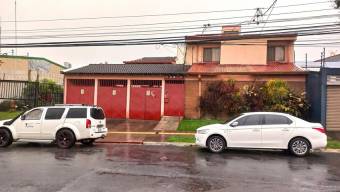 Se vende espacioso apartamento con patio en San Pablo de Heredia 24-922 