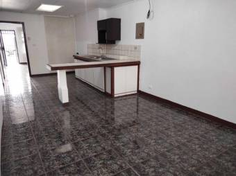 Se vende casa de uso de suelo mixto junto con apartamento en San Francisco 2 Ríos 24-875