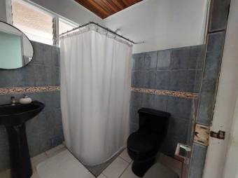 Se vende espaciosa casa con patio y terraza en San Francisco de Heredia 24-784