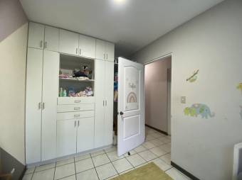 Se vende espaciosa casa en Alajuelita de San José 24-1046 