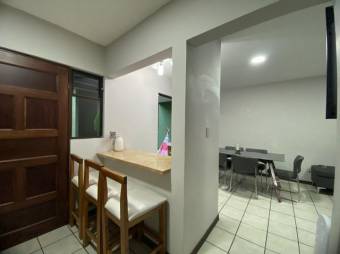 Se vende espaciosa casa en Alajuelita de San José 24-1046 