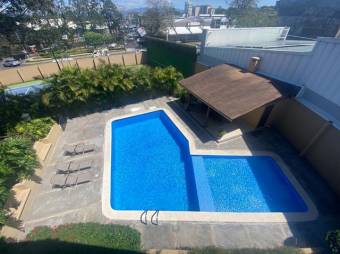 se vende espaciosa casa con terraza en condominio de San Rafael de Escazú 23-1956