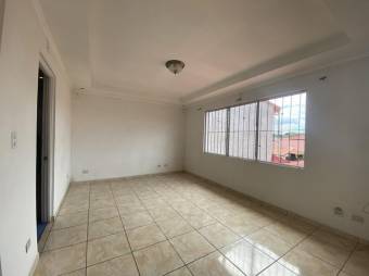 Se vende espaciosa casa con patio en Pozos de Santa Ana 23-2987