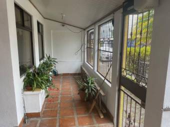 Se vende espaciosa casa con terraza en San Francisco 2 Rios 24-746