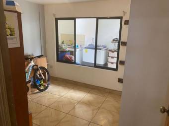 Se vende espaciosa casa con terraza en San Francisco 2 Rios 24-746