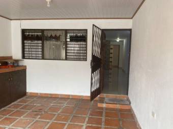 Se vende espaciosa casa con terraza en San Francisco 2 Rios 24-746