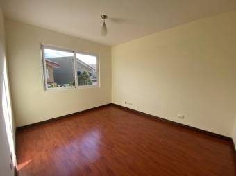 Se vende casa para inversión ya alquilada en Condominio de San Francisco de Heredia 23-1273