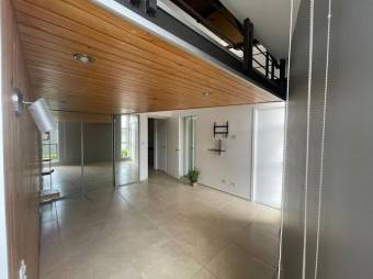 Se vende moderna casa en exclusivo condominio de Santiago de San Rafael 24-999