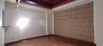 Se vende espaciosa casa en condominio de San Francisco de Heredia 23-3282