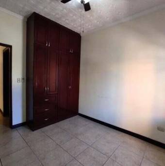 Se vende espaciosa casa en condominio de San Francisco de Heredia 23-3282