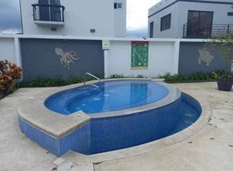 Se vende espaciosa y moderna casa en condominio de Quebradilla de Cartago 24-896 