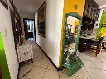 Se vende casa para inversión ya alquilada en condominio de San Francisco de Heredia 23-2153