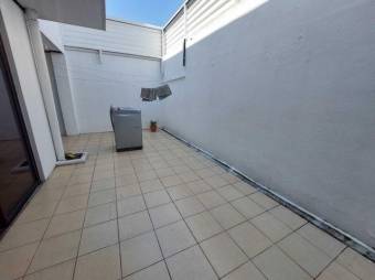 Se vende espaciosa casa en condominio de San Francisco de Heredia 24-453