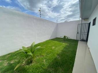 Se vende espaciosa casa con patio para estrenar en San Francisco de Heredia 24-214