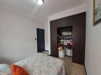 Se vende propiedad con 2 apartamentos en mercedes de Heredia 24-479