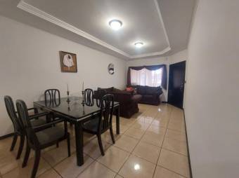 Se vende propiedad con 2 apartamentos en mercedes de Heredia 24-479