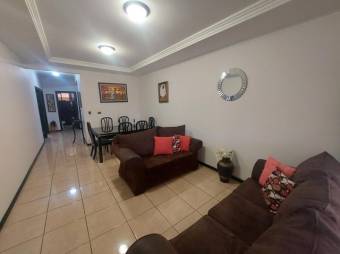 Se vende propiedad con 2 apartamentos en mercedes de Heredia 24-479