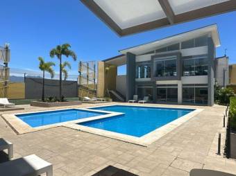 Se vende espaciosa casa en lindo condominio de San Pablo de  Heredia 24-998