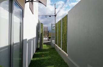 Se vende espaciosa casa en lindo condominio de San Pablo de  Heredia 24-998