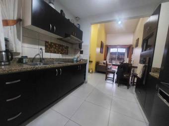 Se vende espaciosa casa con terraza en condominio de San Pablo de Heredia 24-140