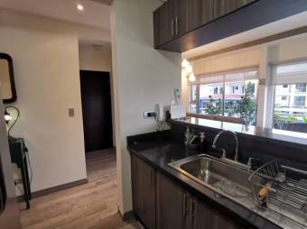 Se vende espacioso apartamento en condominio de Ulloa de Heredia 23-1355