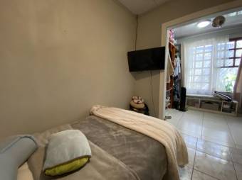 Se vende casa con uso de suelo mixto y amplia zona verde en San Pablo de Heredia 24-1050