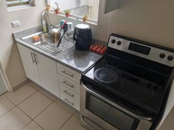 Se vende moderno y espacioso apartamento en condominio en San Francisco de Heredia 23-1578