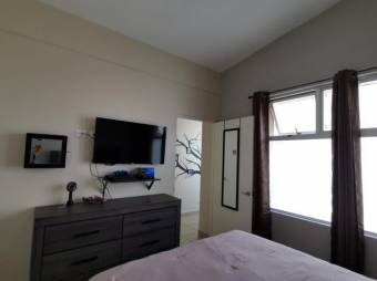 Se vende moderno y espacioso apartamento en condominio en San Francisco de Heredia 23-1578