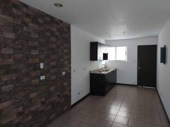 Se alquila espacioso apartamento frente a Hospital metropolitano en Pozos de Santa Ana 24-1126