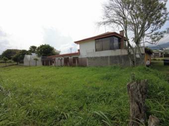 Se vende excelente lote plano de uso residencial en San Isidro de Heredia 23-392