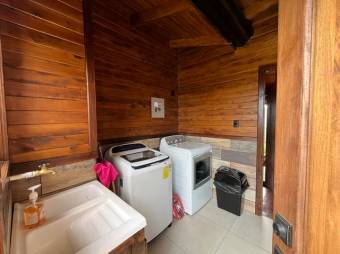 Venta de Cabaña en Dota Jardín, San José. RAH 25-1053