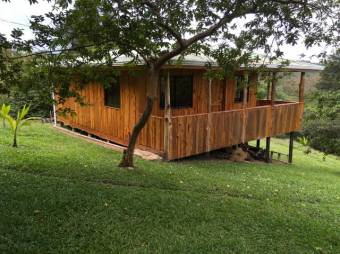 Venta de Lote  1 Casa y 2 Cabañas en Turrialba, Cartago. RAH 25-1057