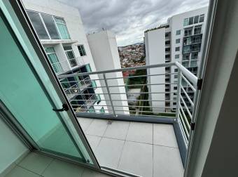 EN REMATE Apartamento en Condominio Bambú Rivera, Cinco Esquina, Tibas