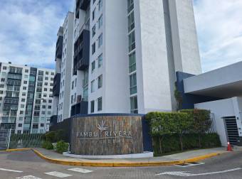 EN REMATE Apartamento en Condominio Bambú Rivera, Cinco Esquina, Tibas