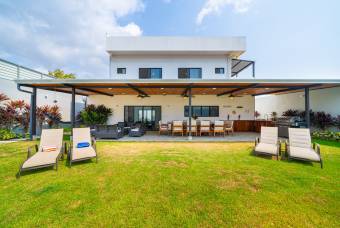 Casa de lujo con piscina olímpica cerca de la playa de Tamarindo