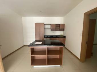 EN REMATE Apartamento en Condominio Panorama, Piedades, San Jose